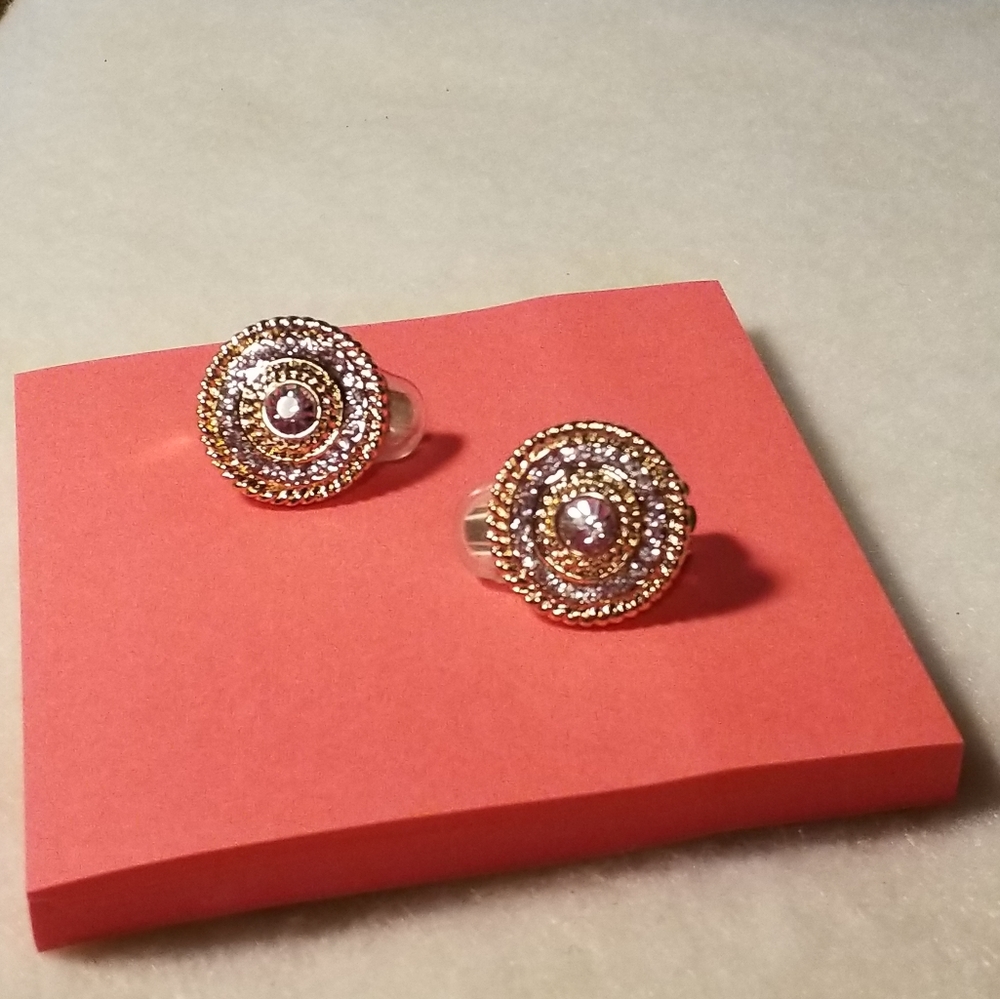 Goldtone and Rhinestone clip on earrings